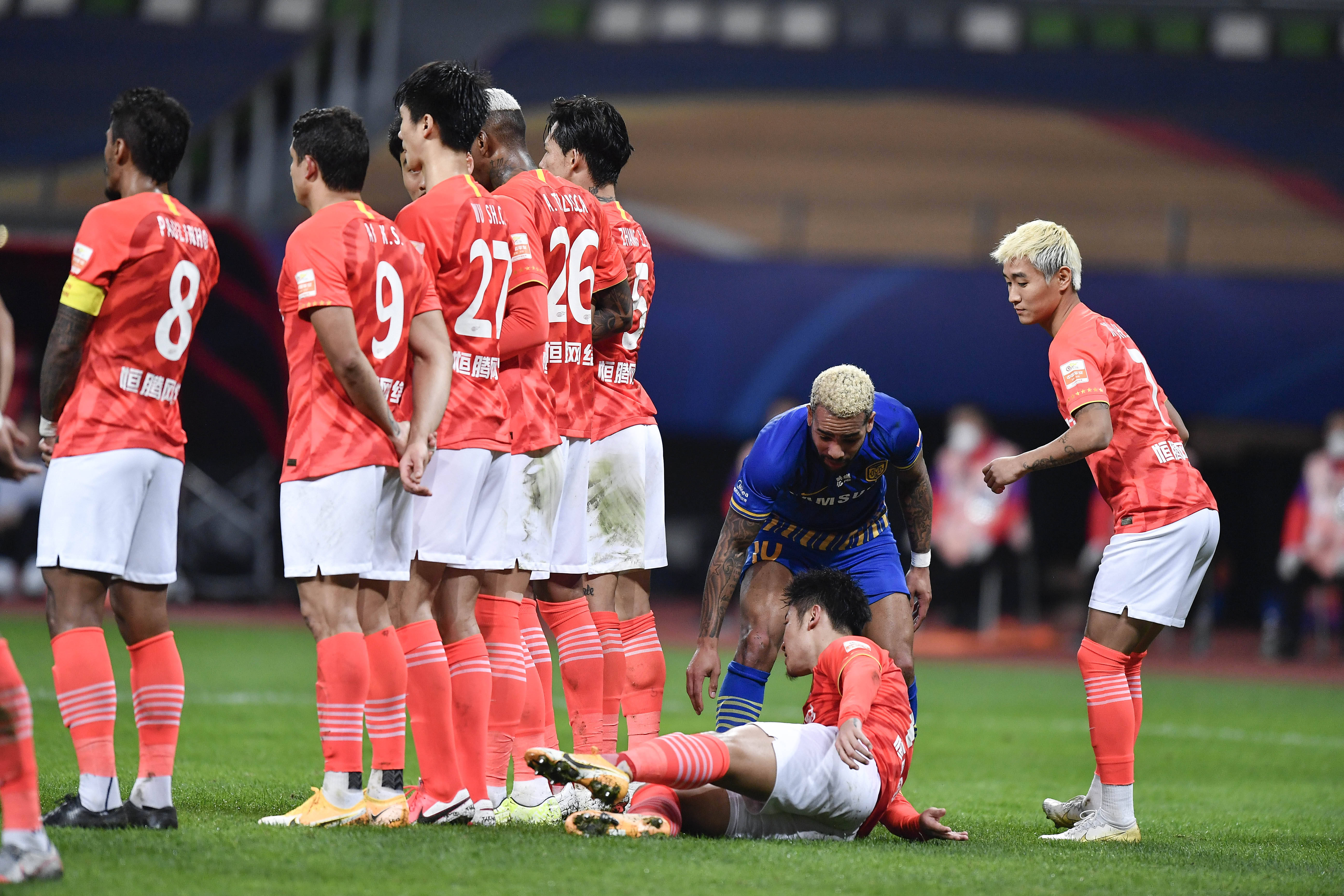 恒大客场大胜苏宁，追赶积分榜榜首的简单介绍