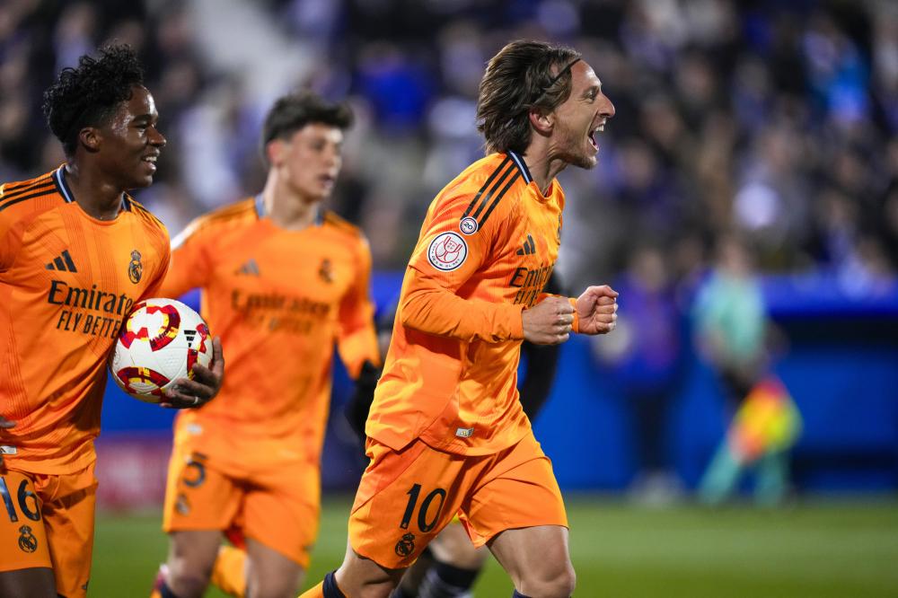 莫德里奇重返赛场,助皇马击败格拉纳达的简单介绍 莫德里奇重返赛场,助皇马击败格拉纳达的简单介绍