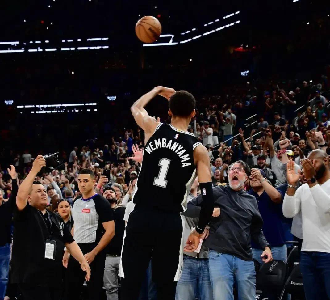 雄鹿主场不敌猛龙,遭遇一场失利的简单介绍 雄鹿主场不敌猛龙,遭遇一场失利的简单介绍