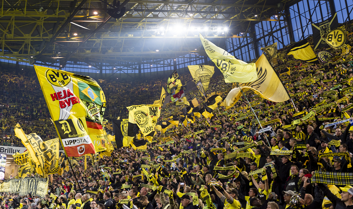 关于多特蒙德全队合力，击败对手取得胜利的信息