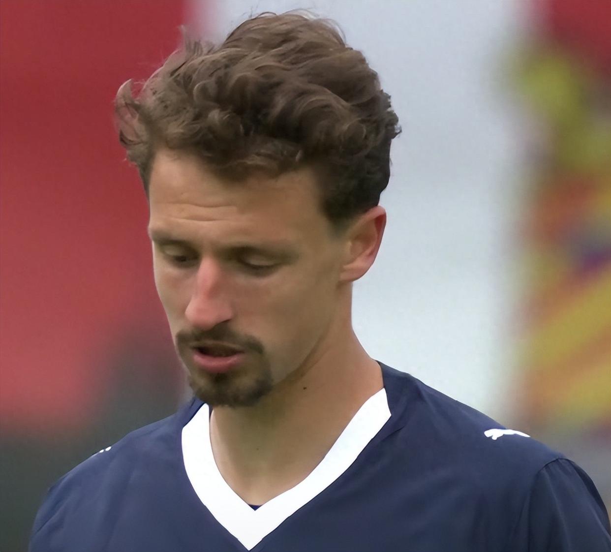 包含荷甲球队惊险晋级,上演经典逆转的词条 包含荷甲球队惊险晋级,上演经典逆转的词条