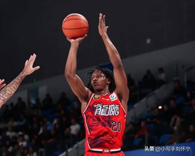 关键时刻冷静应对,球队壮志凌云 关键时刻冷静应对,球队壮志凌云