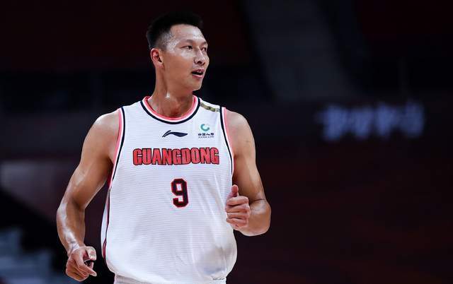 爱游戏官网-易建联缺席场面，广东队照样胜利