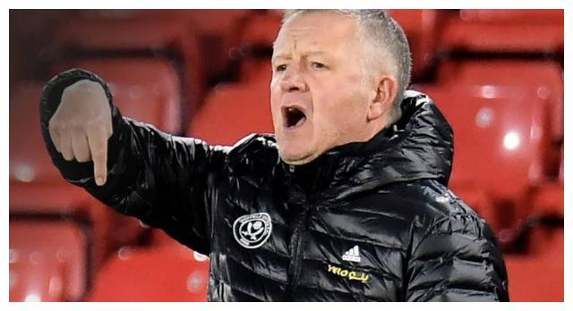 爱游戏网页版入口-埃弗顿后防再现漏洞，连续两场球丢三球的简单介绍