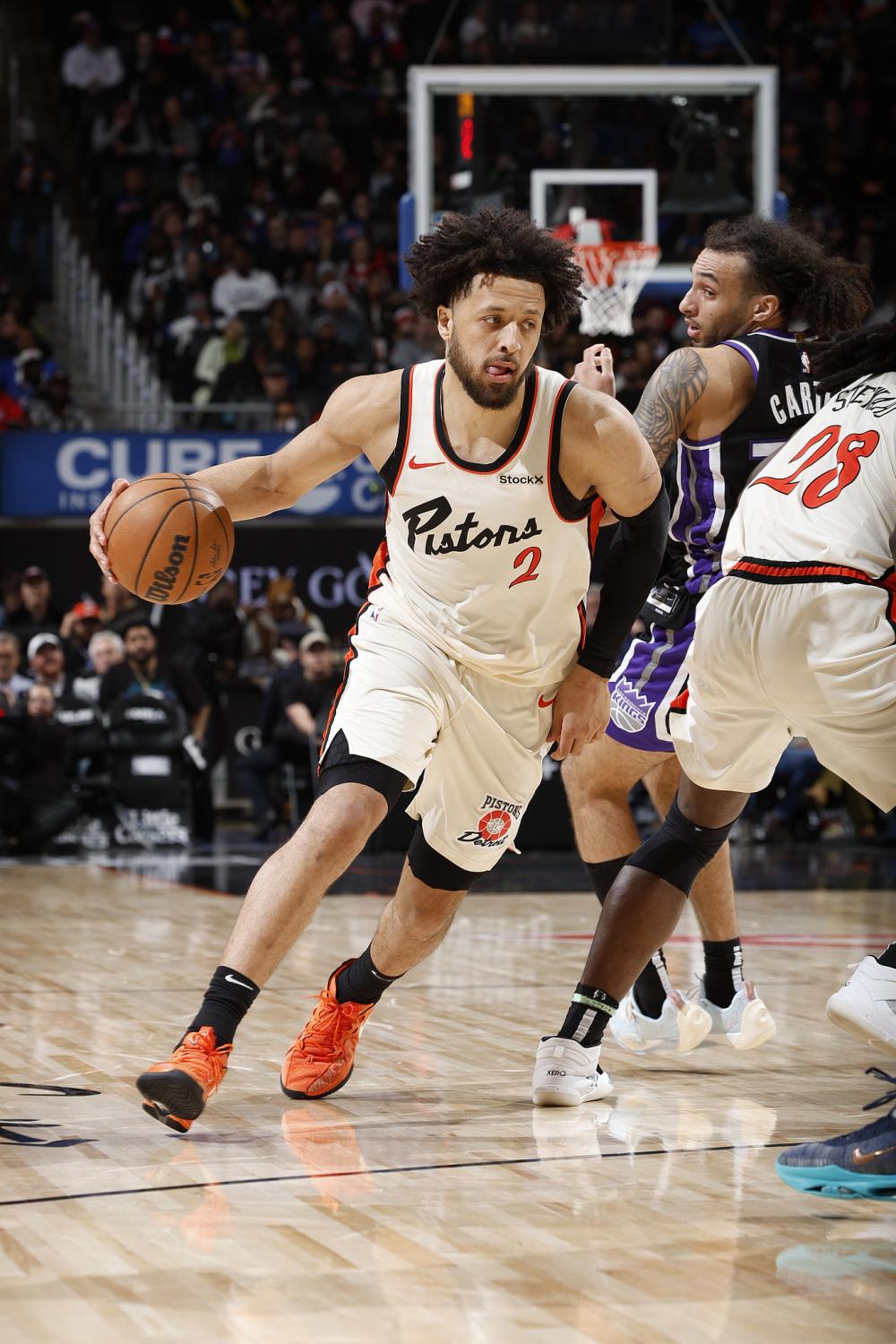 爱游戏官网入口-马刺大将德罗赞因伤缺席关键战，球队遭遇三连败的简单介绍