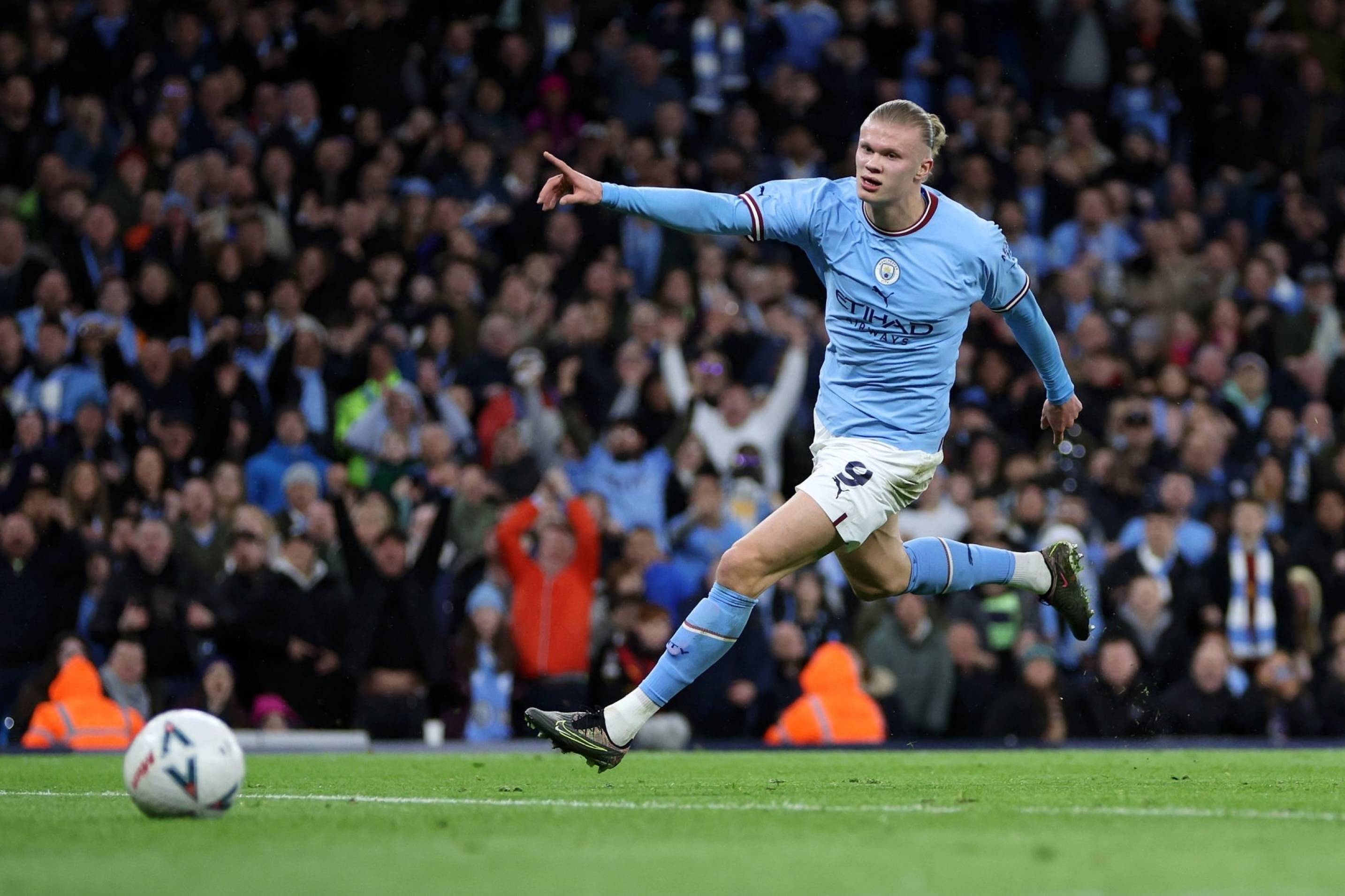 关于曼城3球轻取对手,领先优势稳固的信息 关于曼城3球轻取对手,领先优势稳固的信息