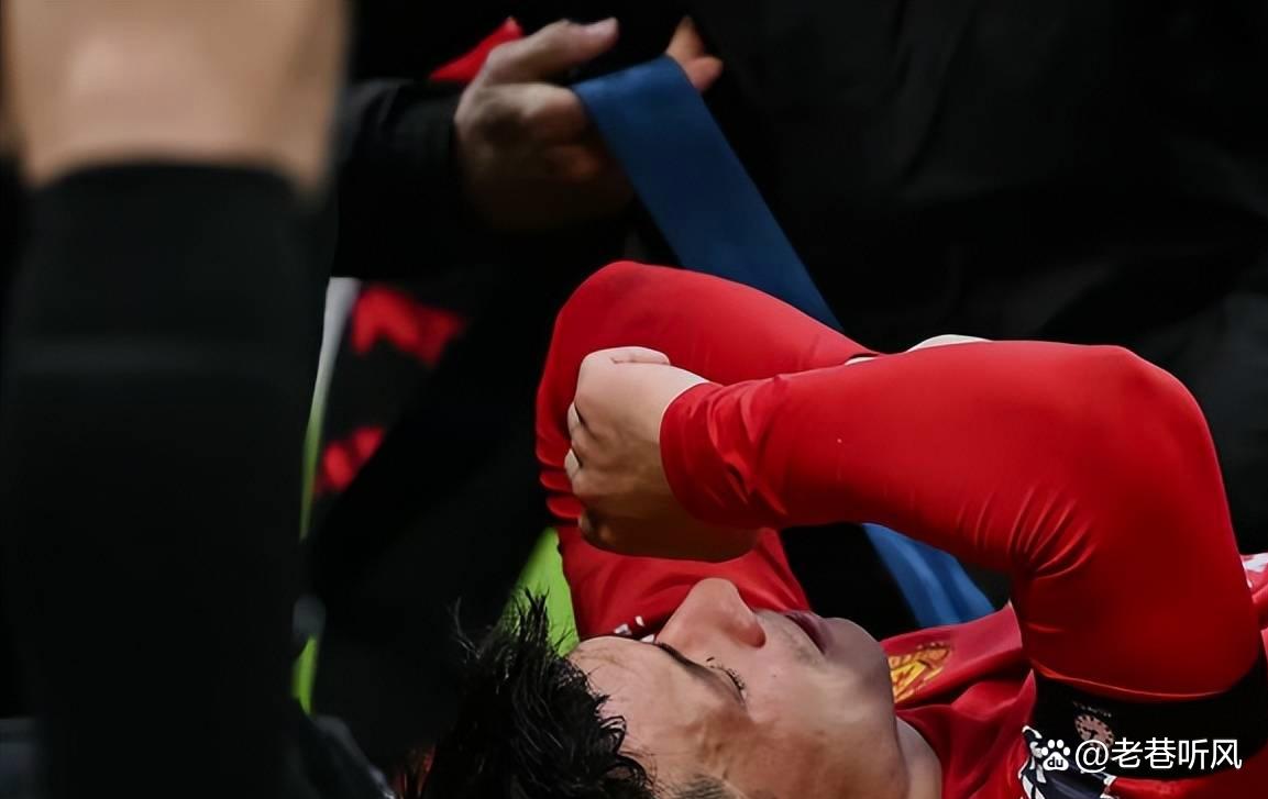 曼联原本强大后防线再次败露,近期面临挑战 曼联原本强大后防线再次败露,近期面临挑战