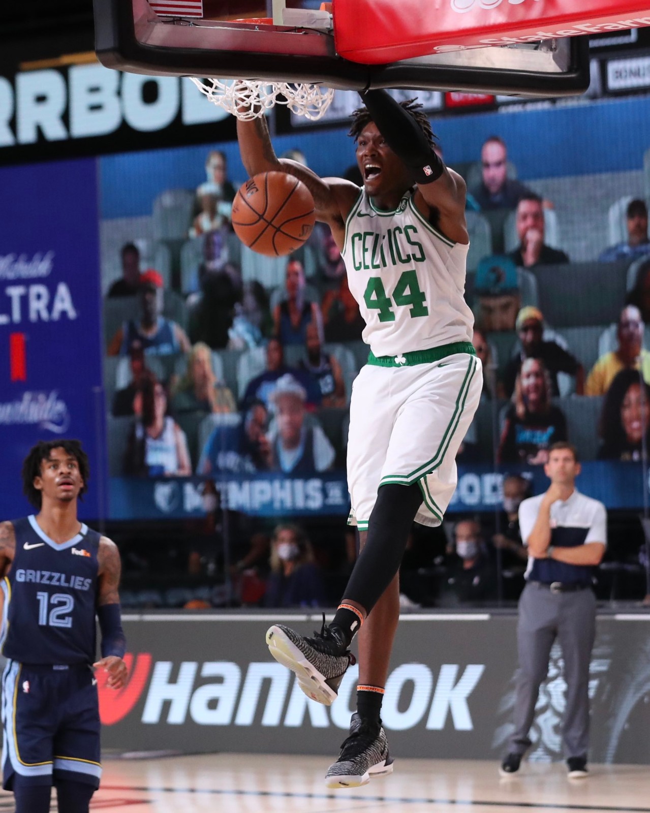 里尔击败雷恩,在比赛中展现出色表现 里尔击败雷恩,在比赛中展现出色表现