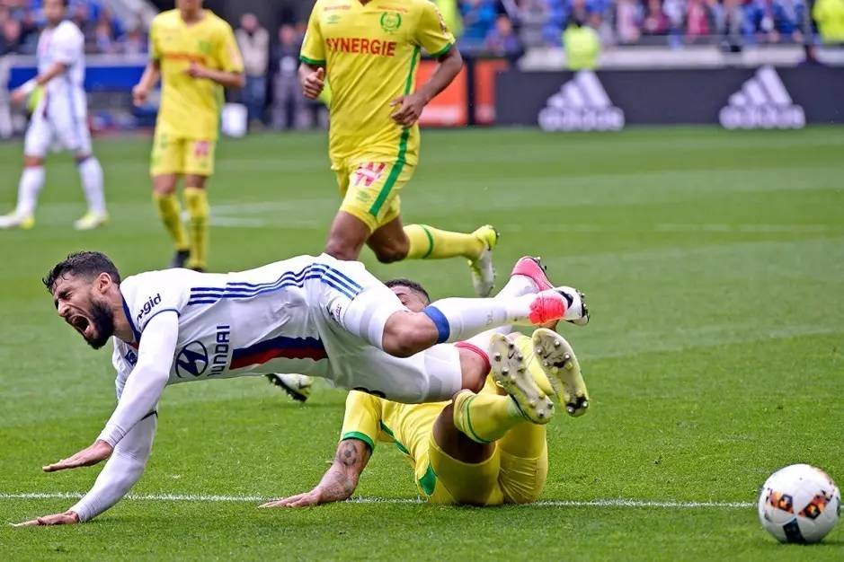 爱游戏官网入口-包含里昂主场逆转南特，积分榜走势稳步上升的词条